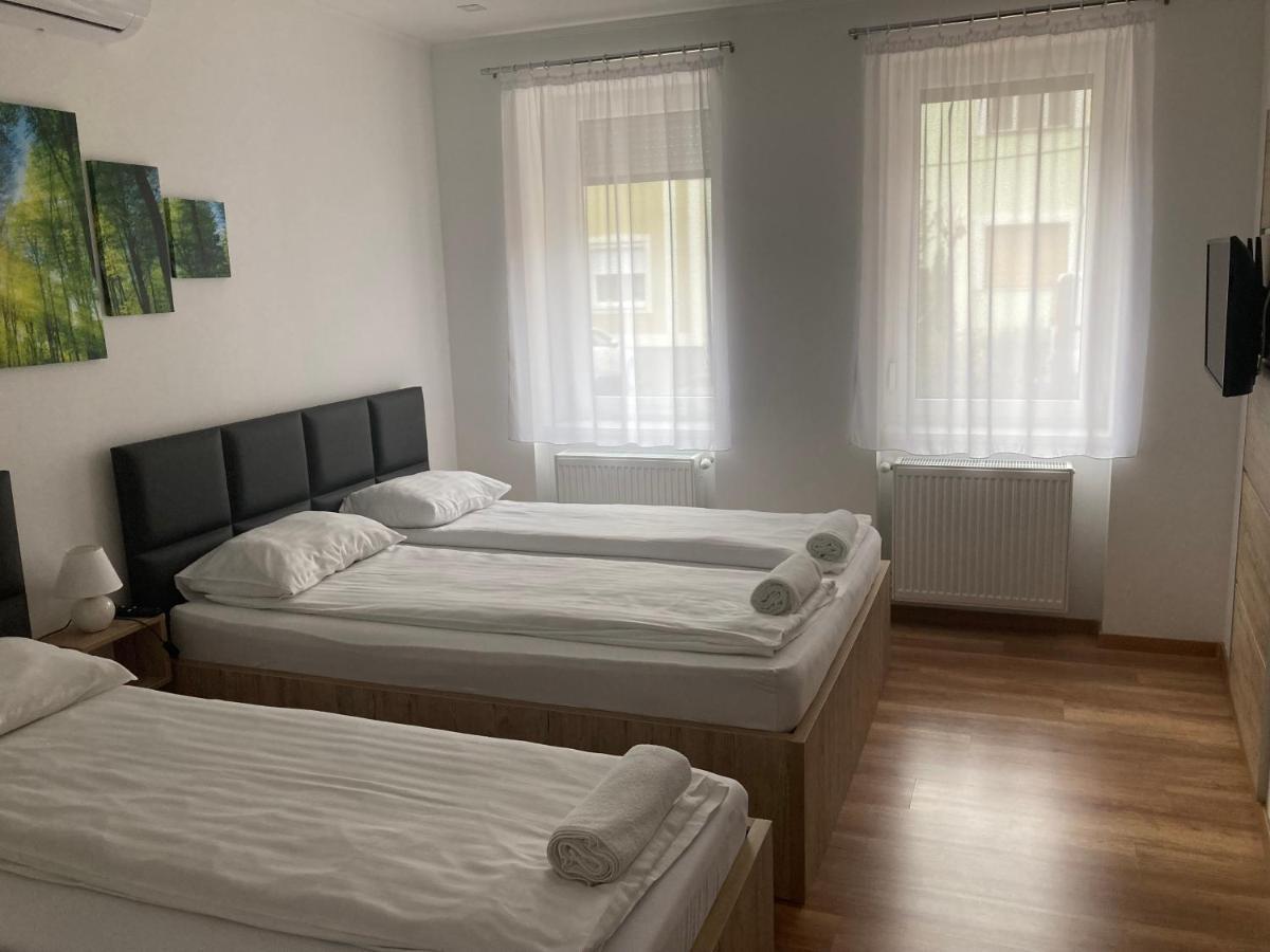 Appartement Bfg Apartman à Eger Extérieur photo